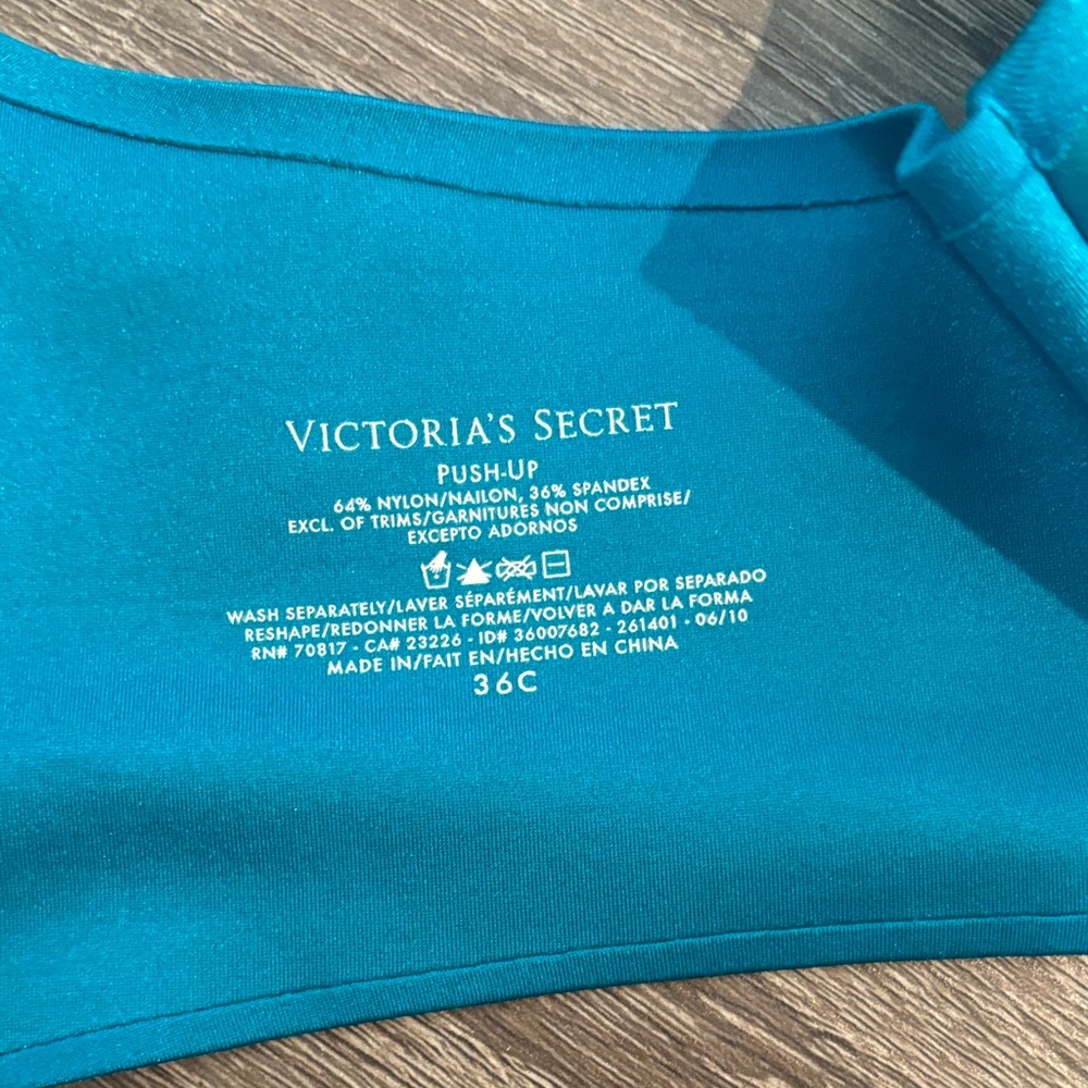 Victoria’s Secret Incredible Push-Up Teal Underwire Bra - Picture 4 of 4